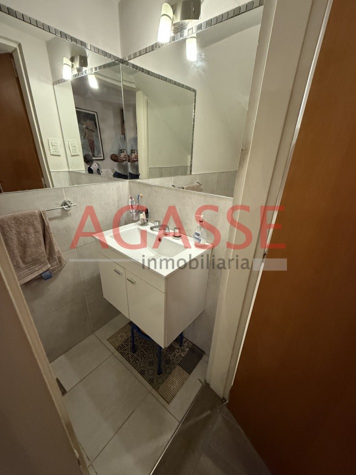 VENDO EXCELENTE DUPLEX 3 DORMITORIOS. PISCINA. 