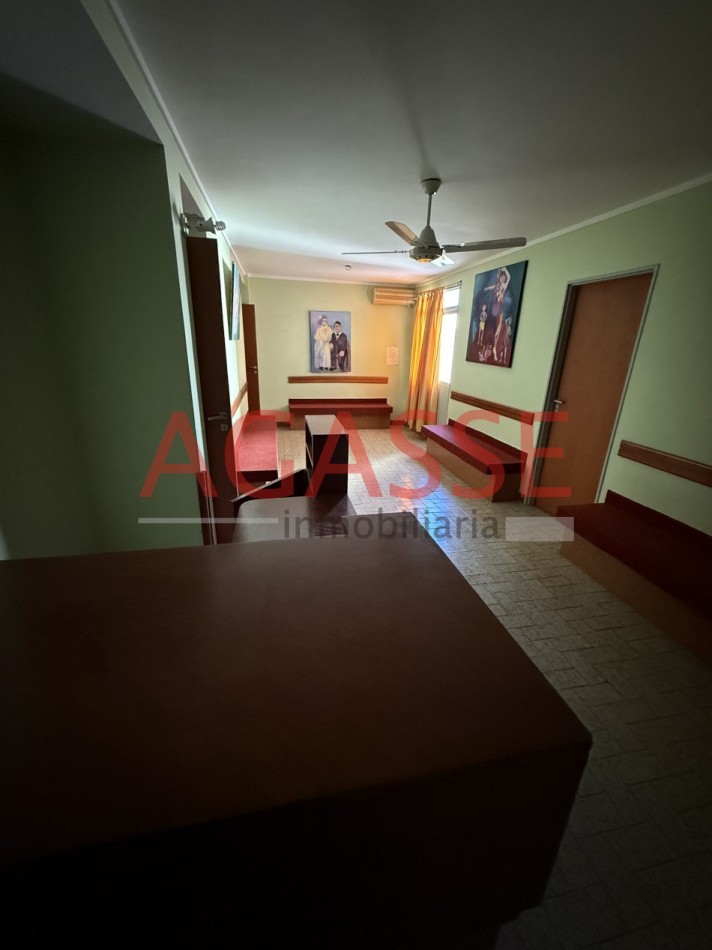 CALLE LIBERTAD. VENDO SEMIPISO APTO CONSULTORIOS.OFICINAS ETC.