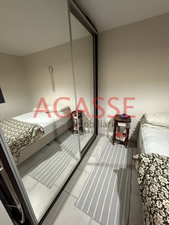 VENDO EXCELENTE DUPLEX 3 DORMITORIOS. PISCINA. 