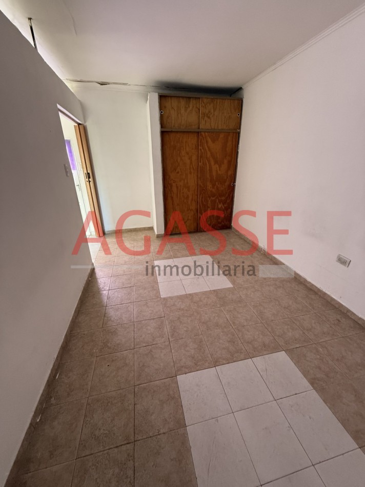 CALLE BELGRANO 640. ALQUILO CASA INTERNA 1 DORM