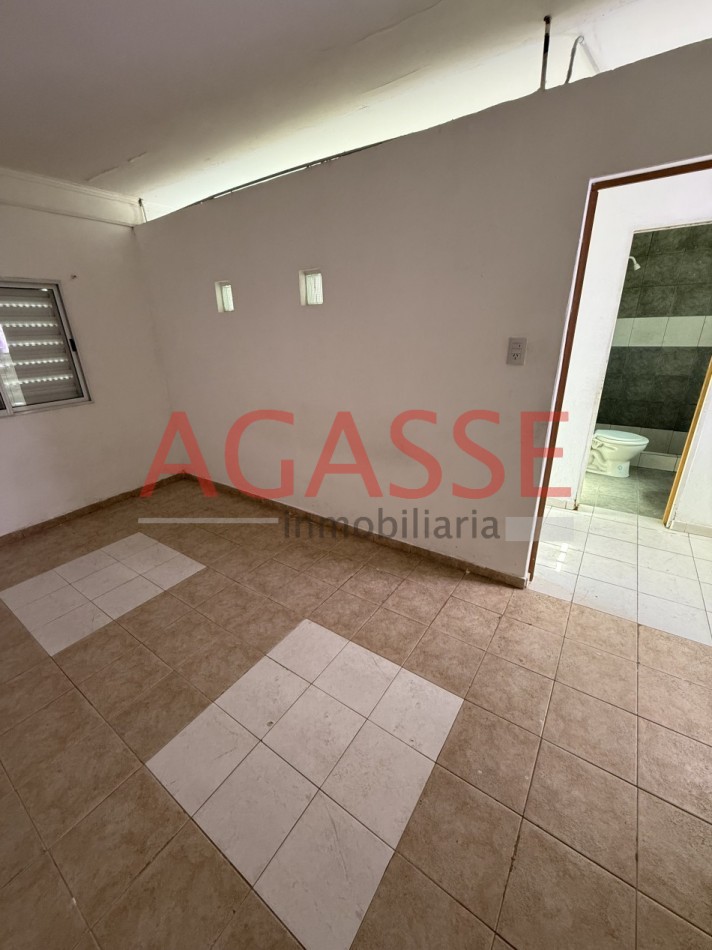 CALLE BELGRANO 640. ALQUILO CASA INTERNA 1 DORM