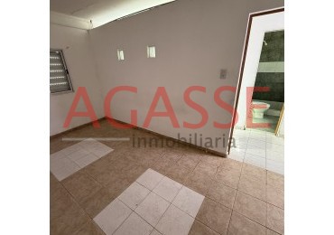 CALLE BELGRANO 640. ALQUILO CASA INTERNA 1 DORM